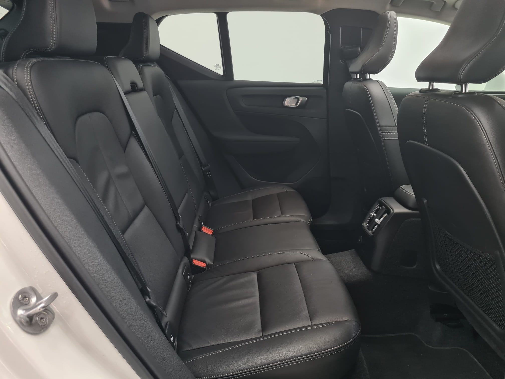 Volvo XC40 - Foto 11