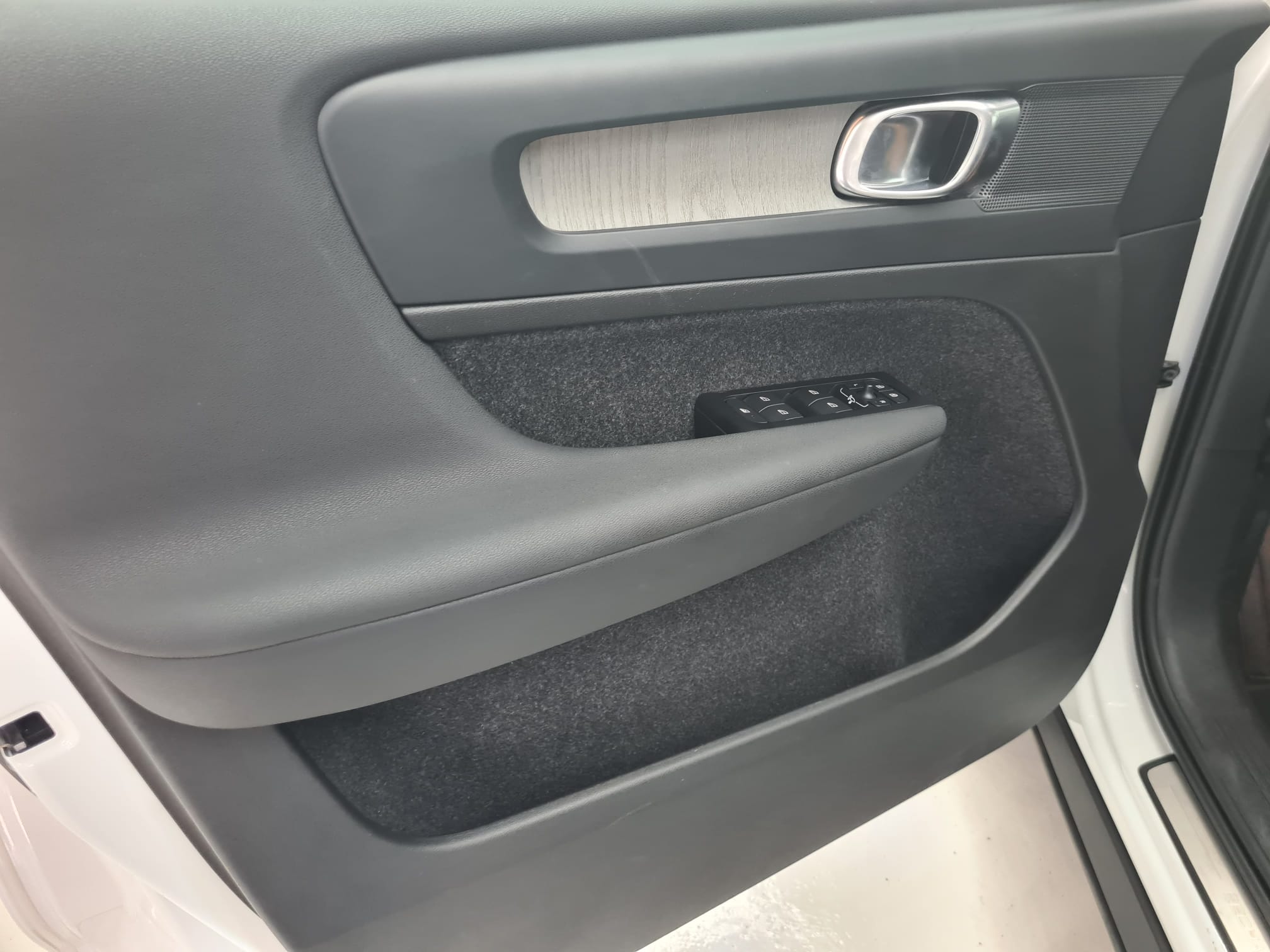 Volvo XC40 - Foto 9