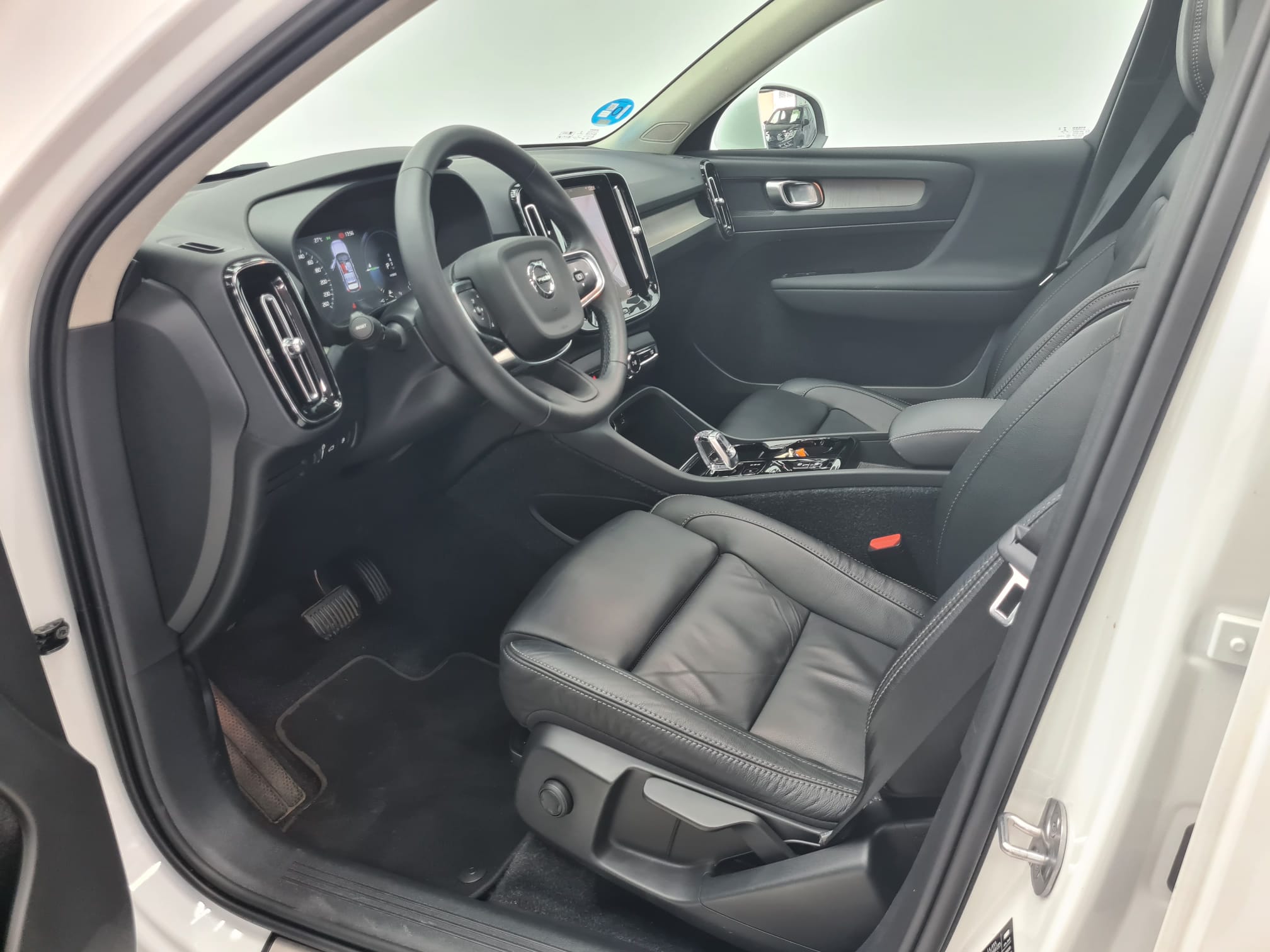 Volvo XC40 - Foto 10