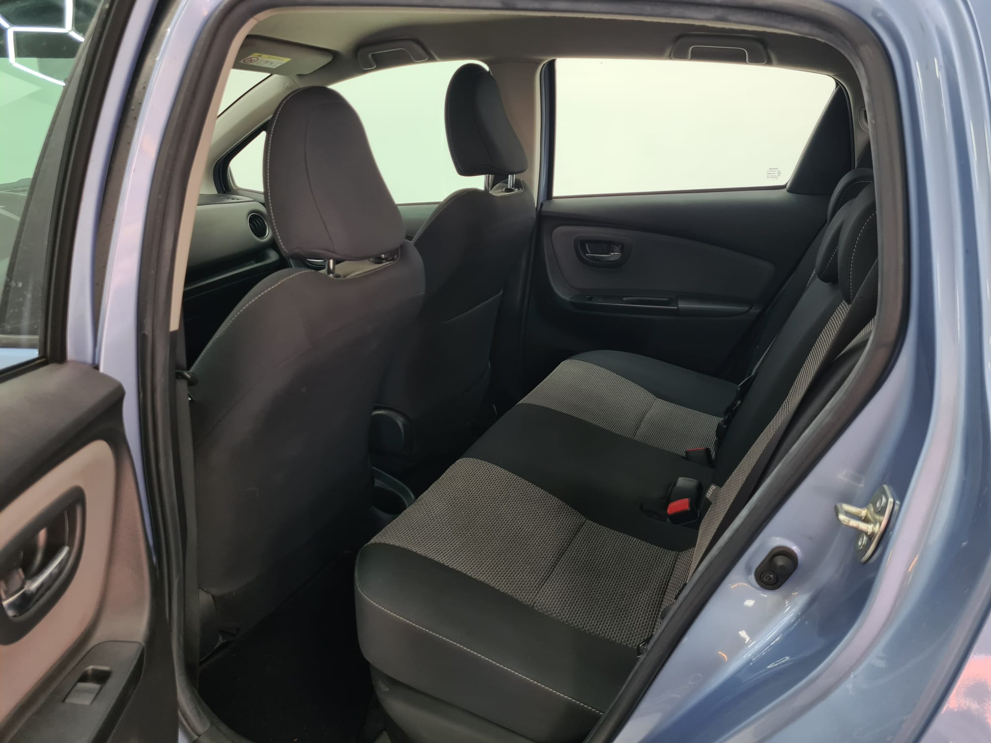 Toyota Yaris - Foto 6