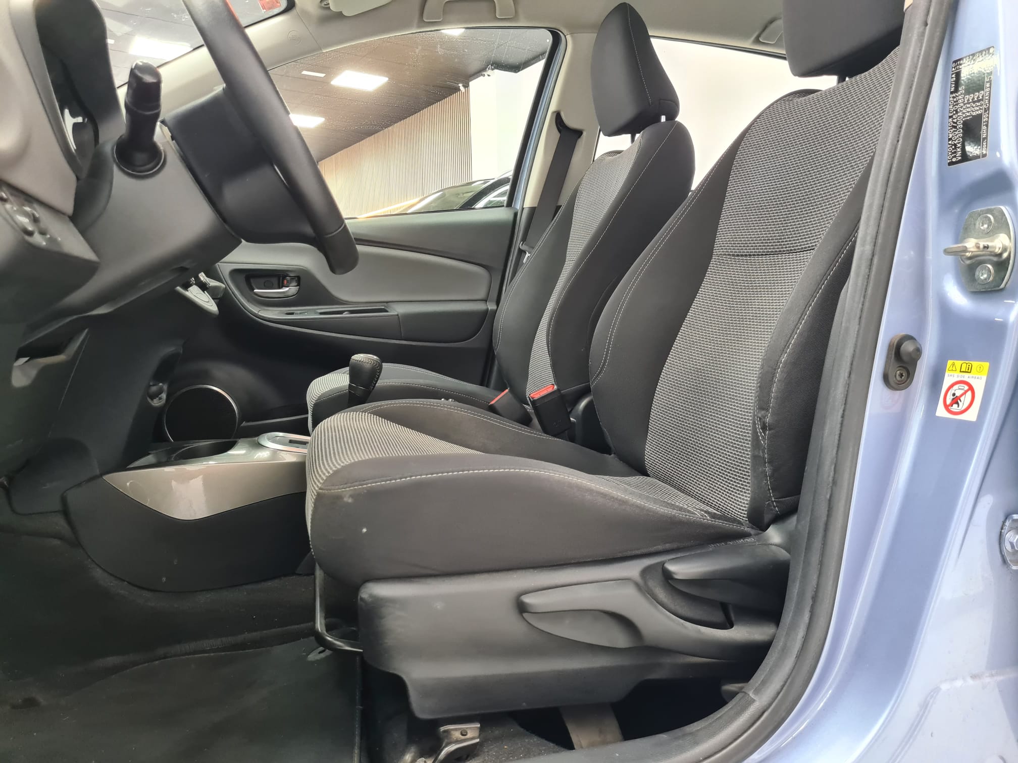 Toyota Yaris - Foto 7