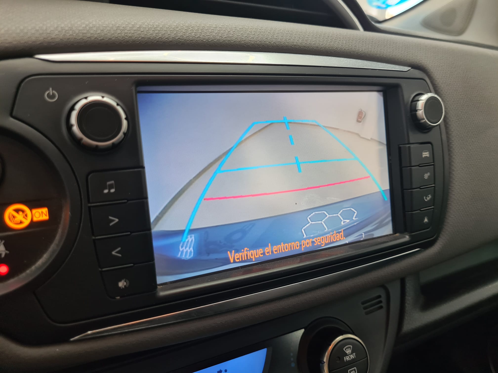 Toyota Yaris - Foto 5