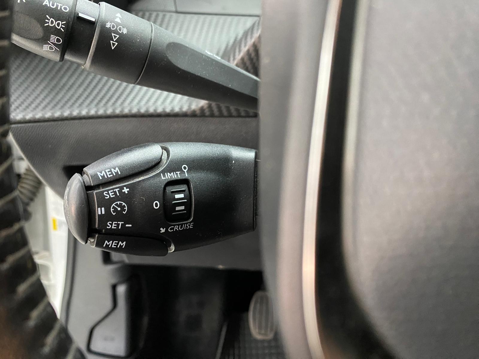 Peugeot 2008 - Foto 8