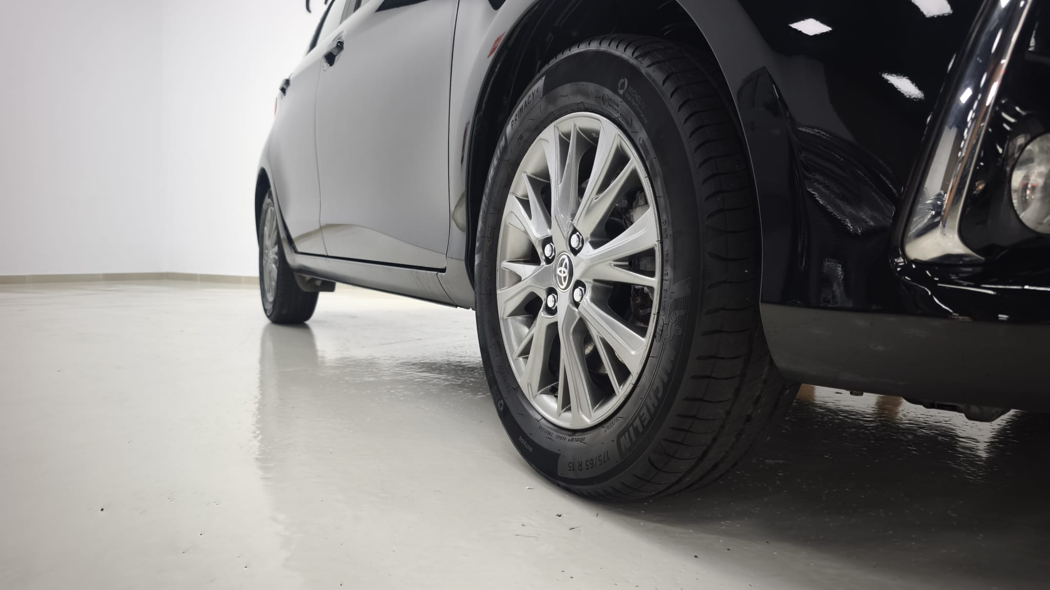 Toyota Yaris - Foto 11
