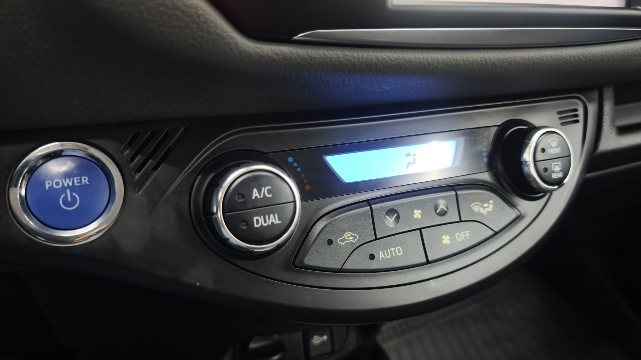 Toyota Yaris - Foto 8