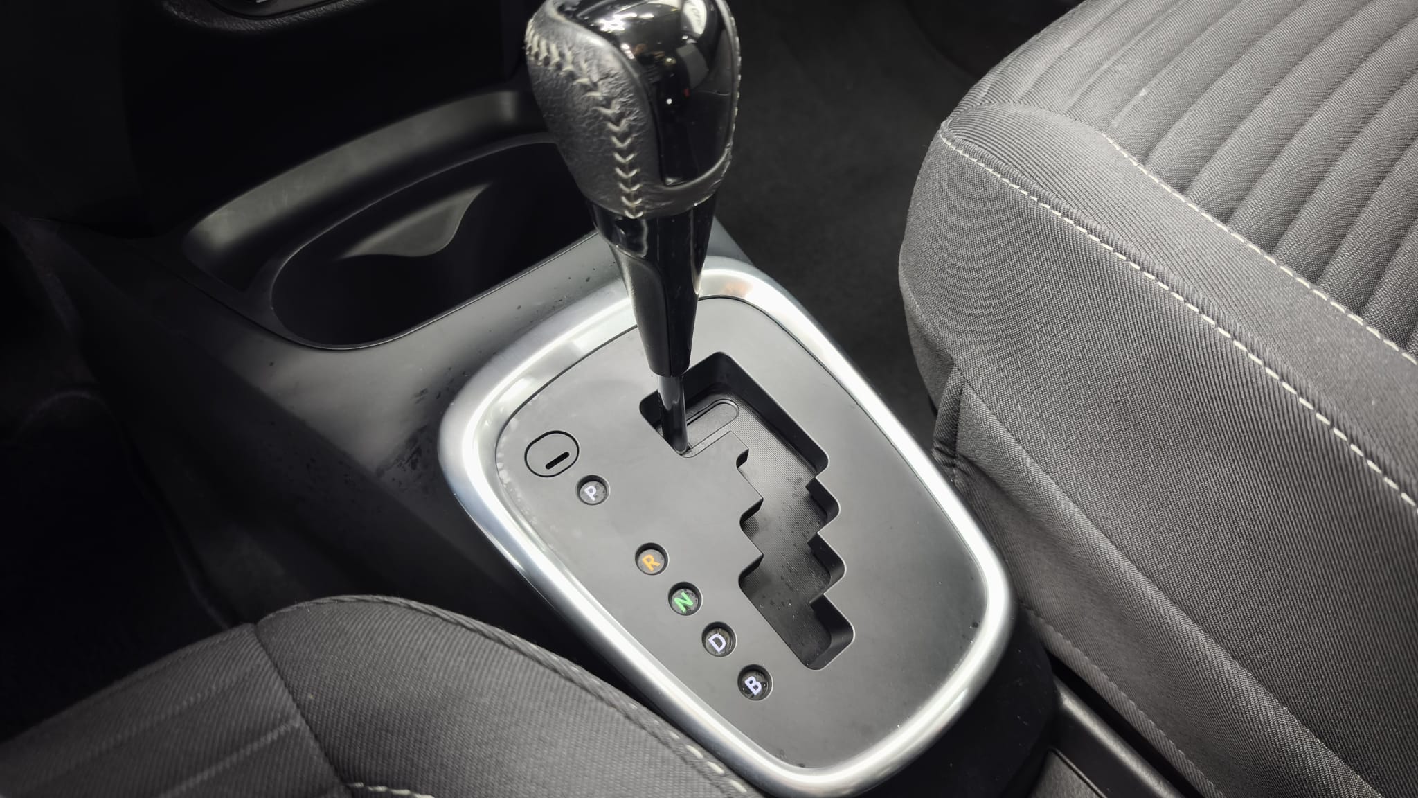 Toyota Yaris - Foto 7