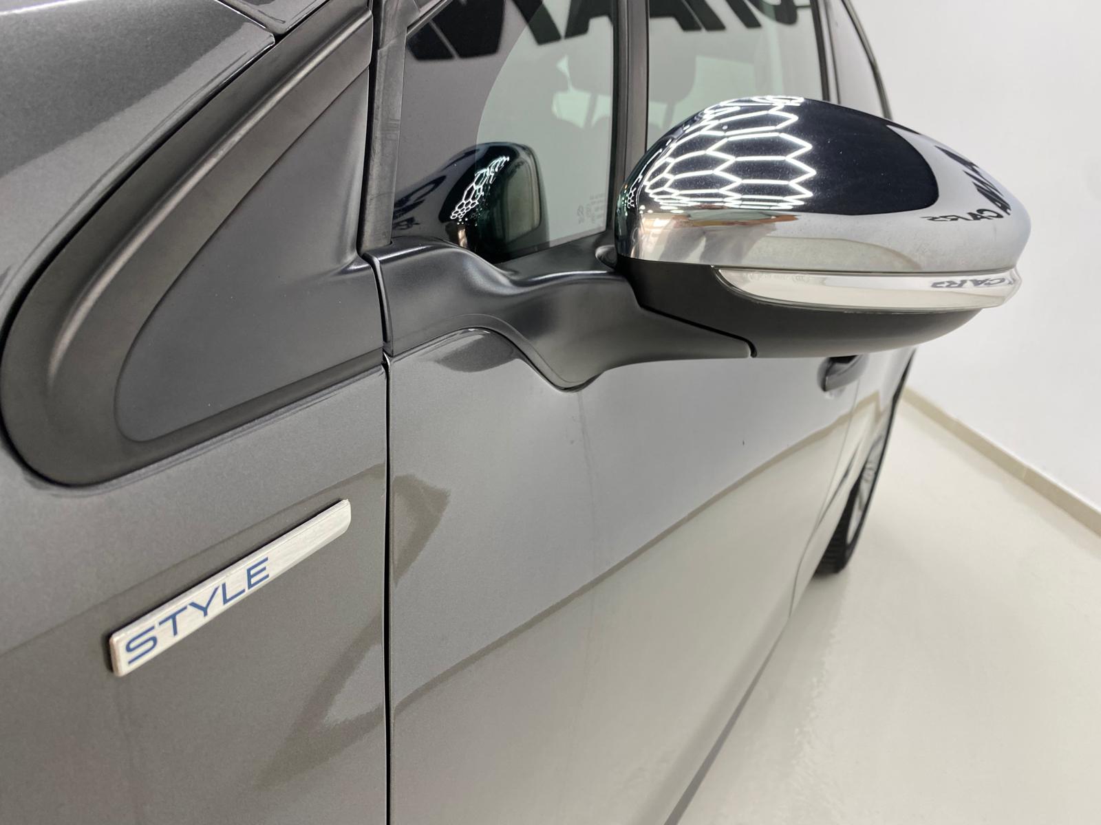 Peugeot 208 - Foto 2