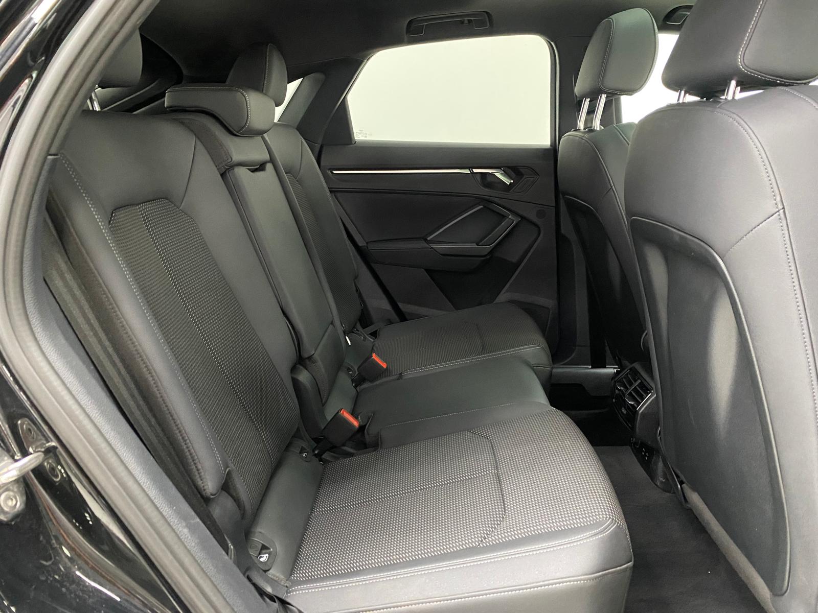Audi Q3 - Foto 13