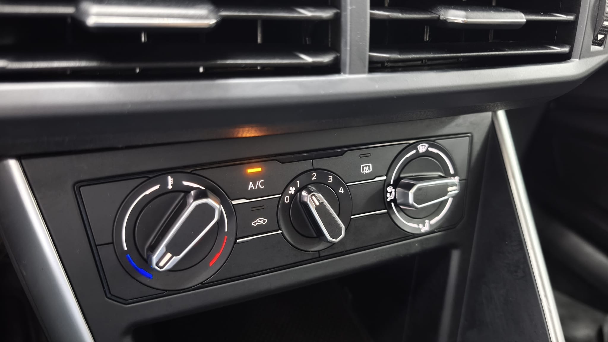 Volkswagen Taigo - Foto 6