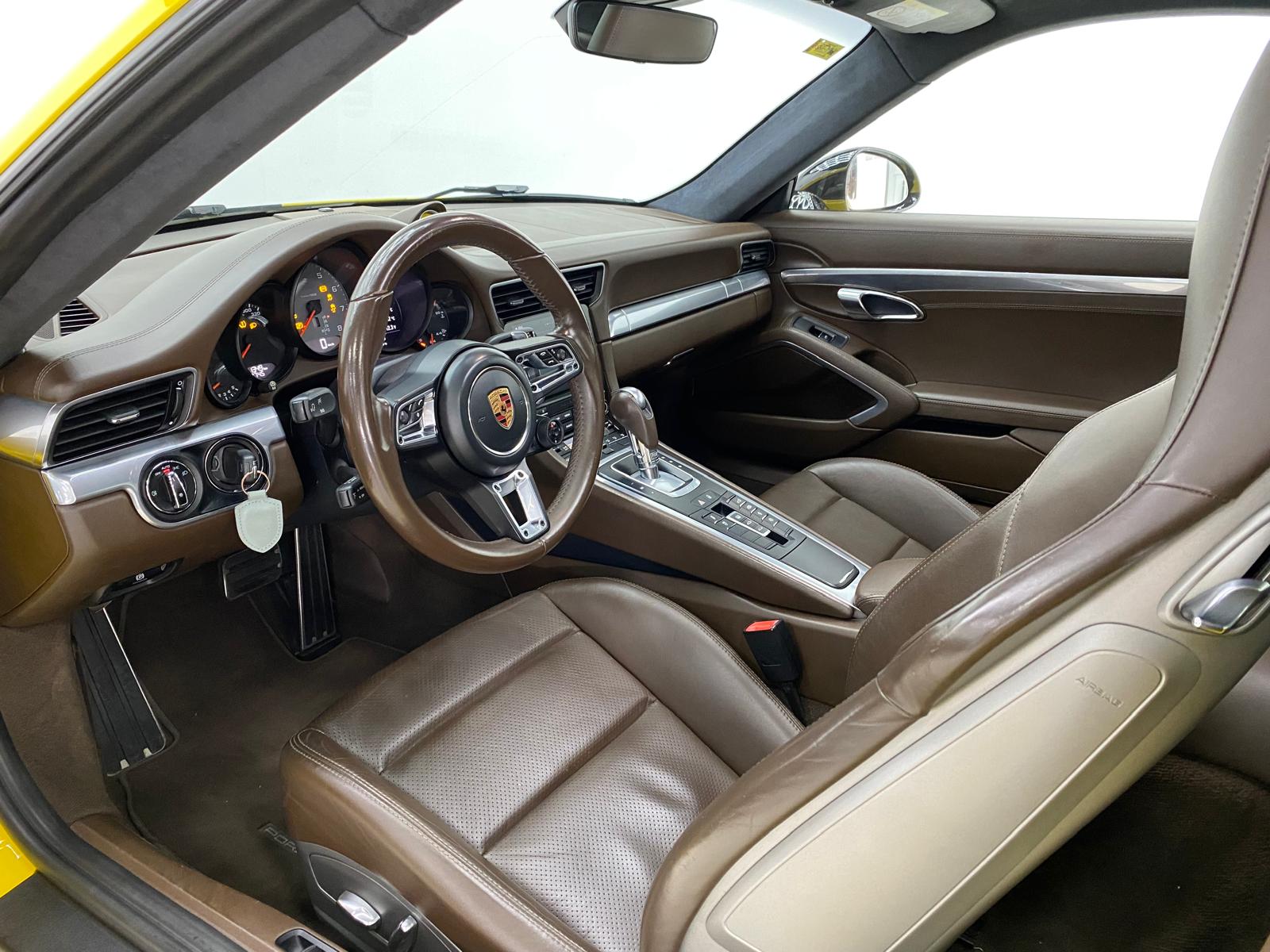 Porsche 911 - Foto 6