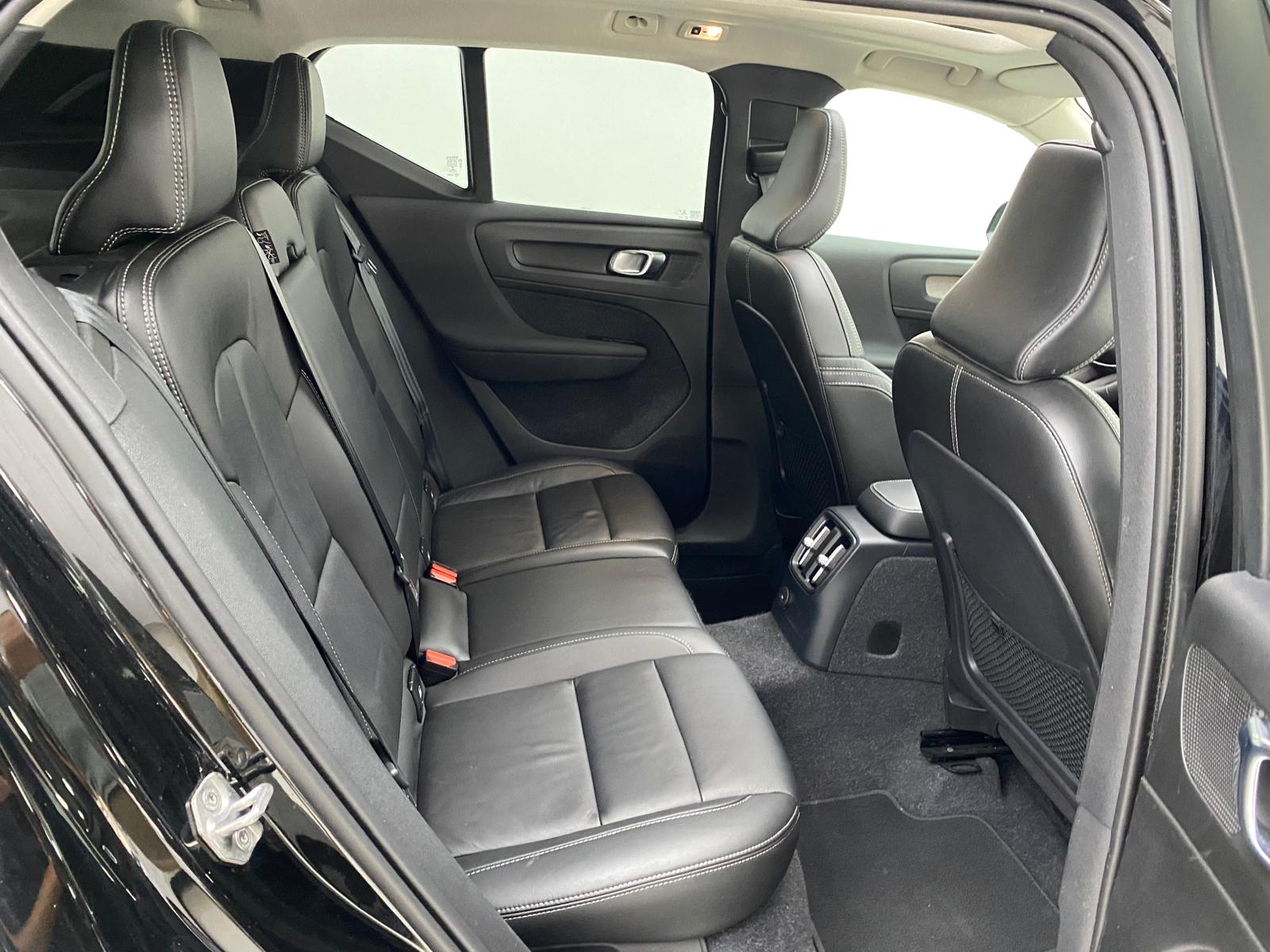 Volvo XC40 - Foto 10