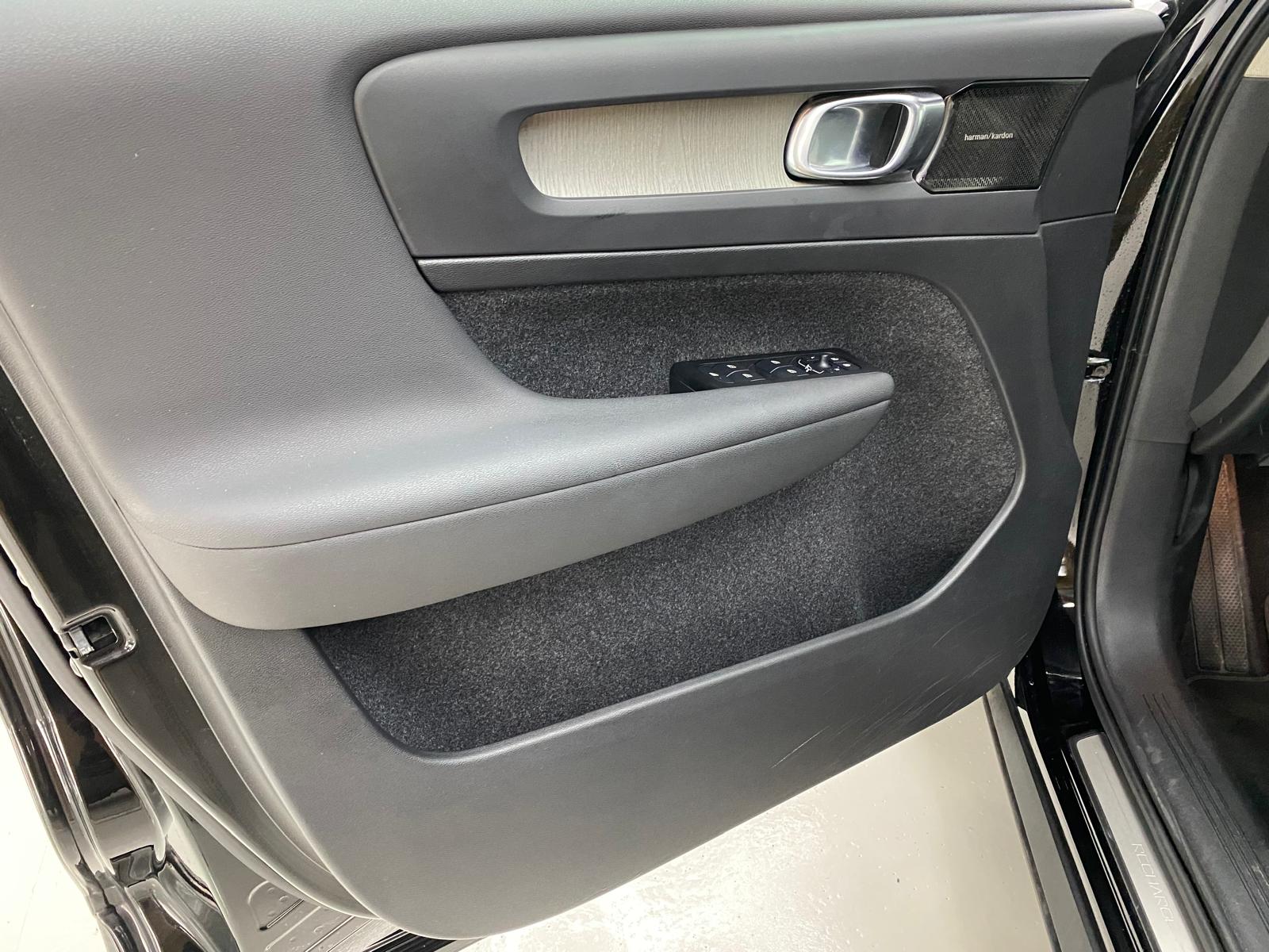 Volvo XC40 - Foto 12