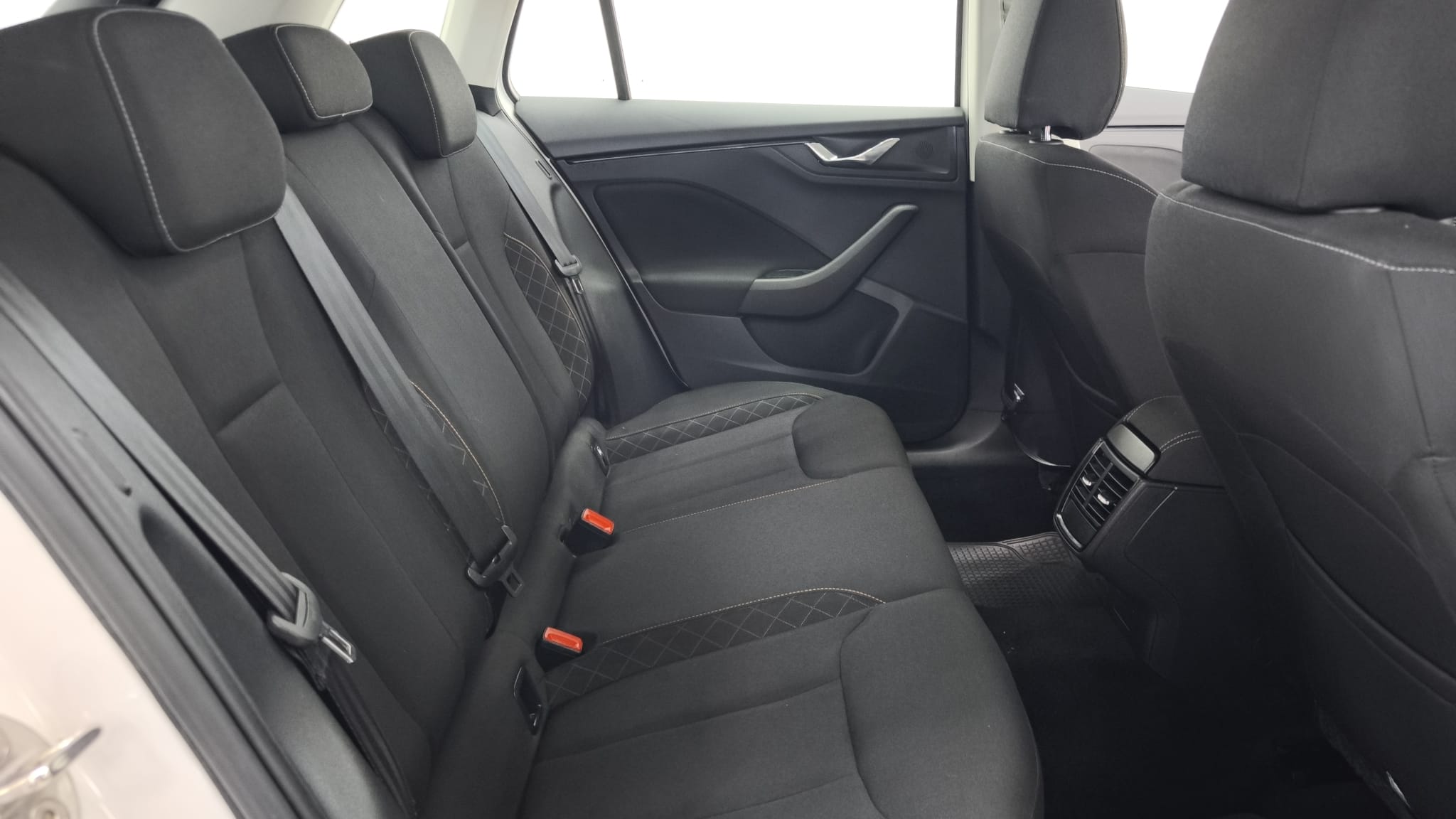 Škoda Kamiq - Foto 10