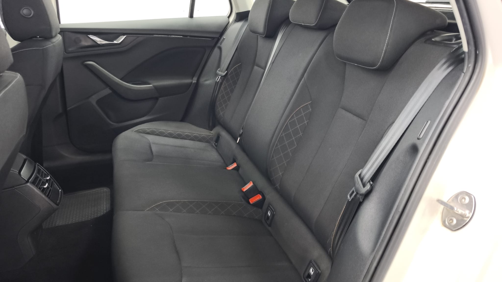 Škoda Kamiq - Foto 11