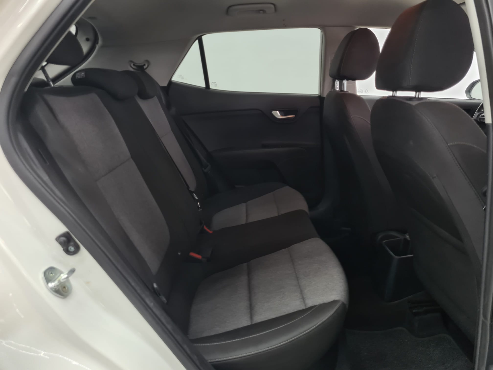 Kia Stonic - Foto 6