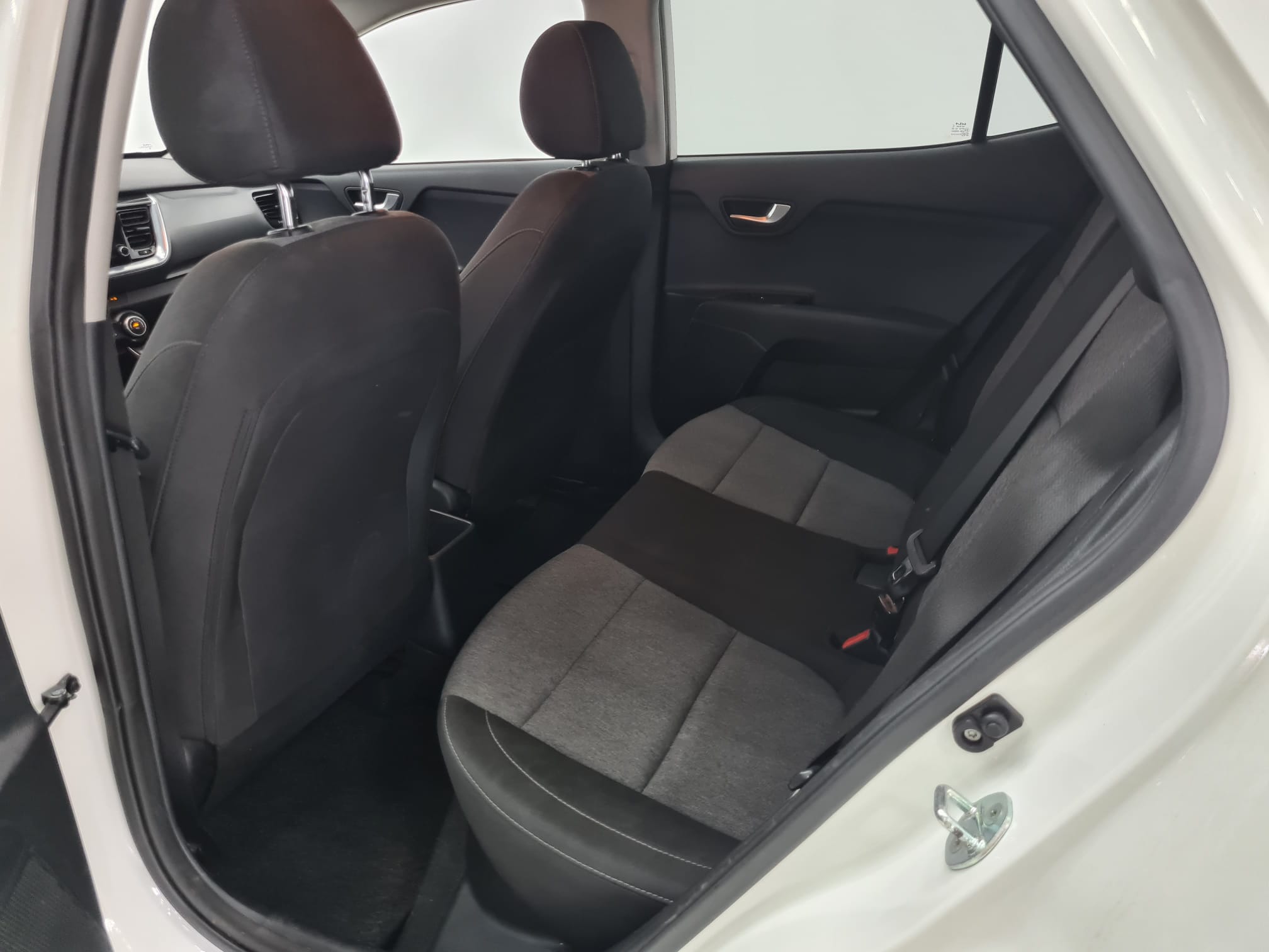 Kia Stonic - Foto 7