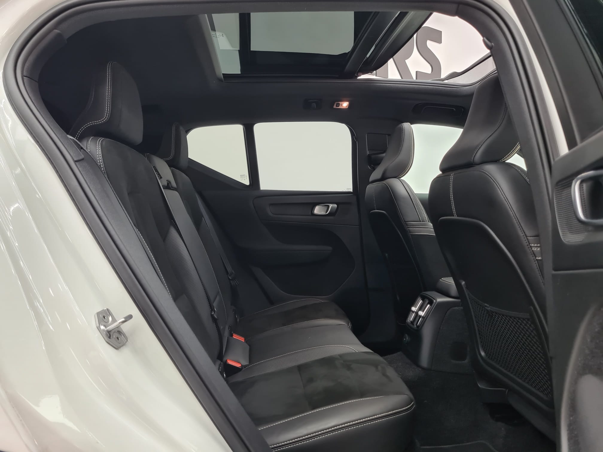 Volvo XC40 - Foto 11