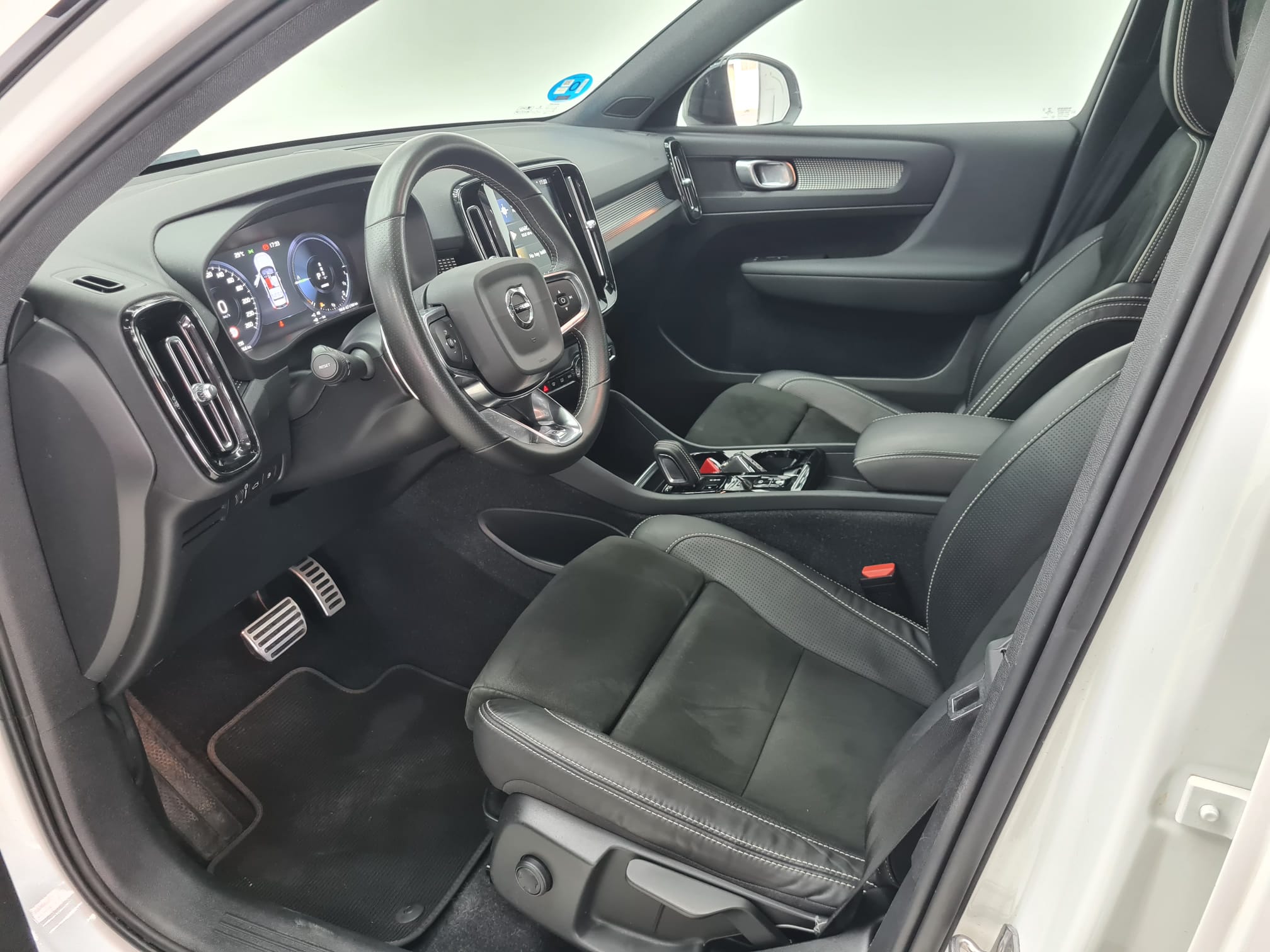 Volvo XC40 - Foto 10