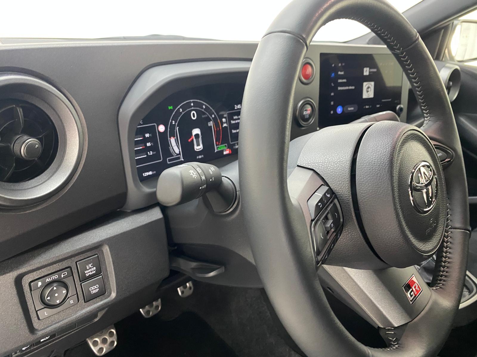 Toyota Yaris - Foto 10