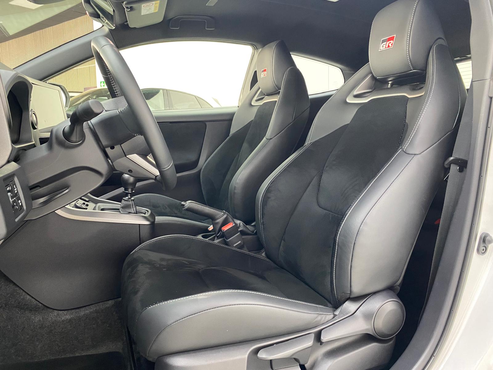 Toyota Yaris - Foto 9