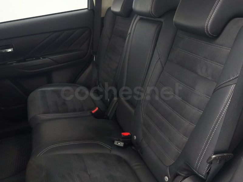 Mitsubishi Outlander - Foto 11
