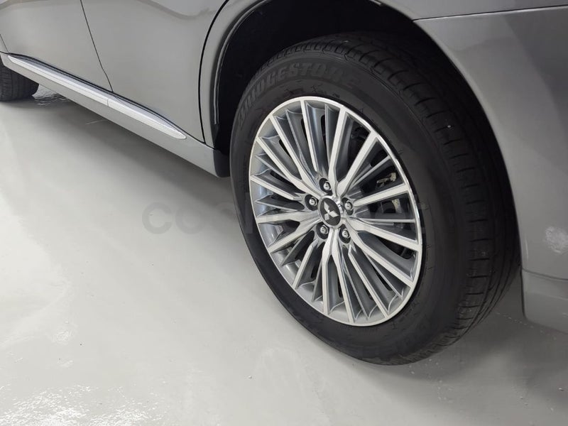 Mitsubishi Outlander - Foto 14