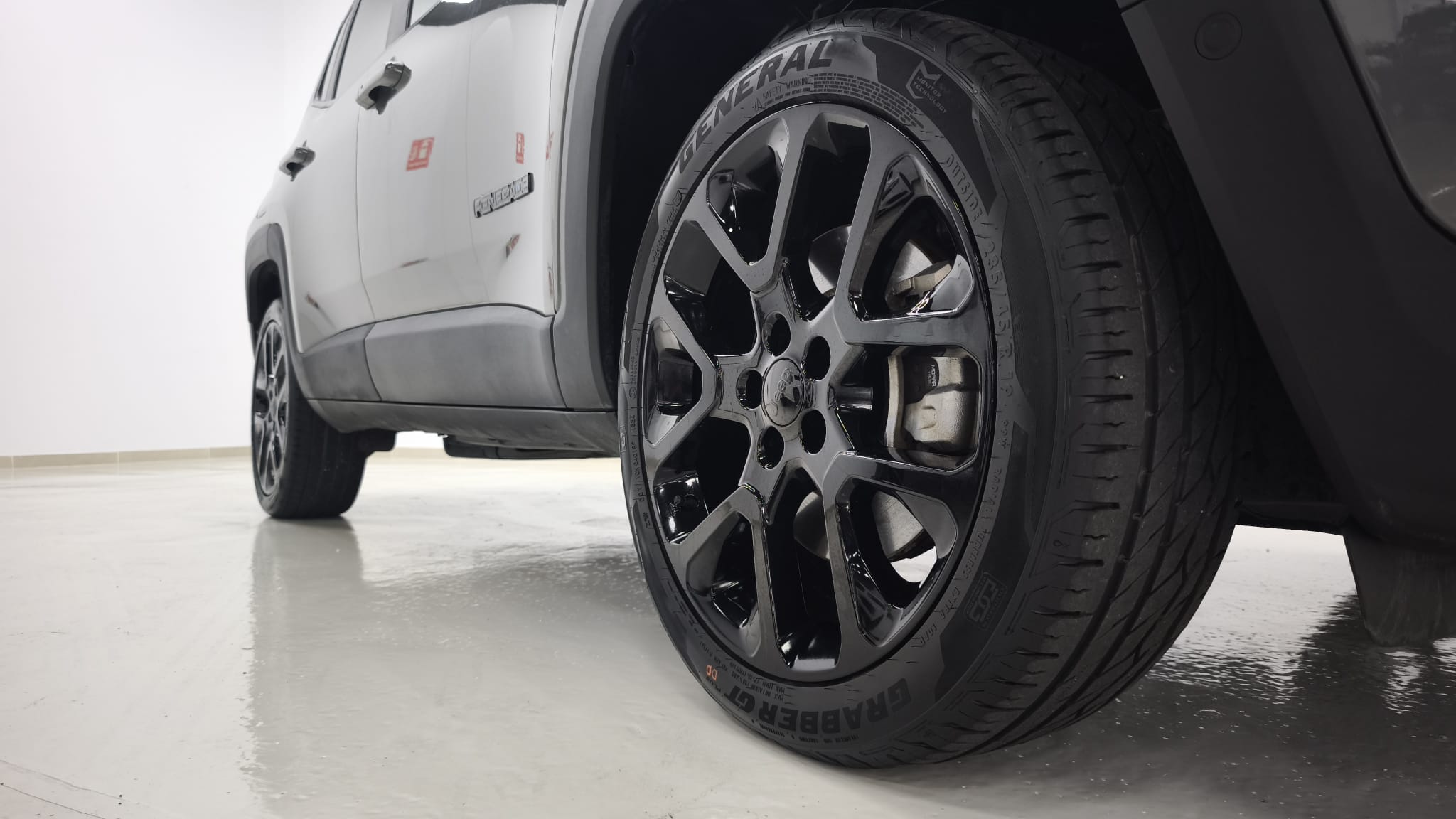 Jeep Renegade - Foto 17