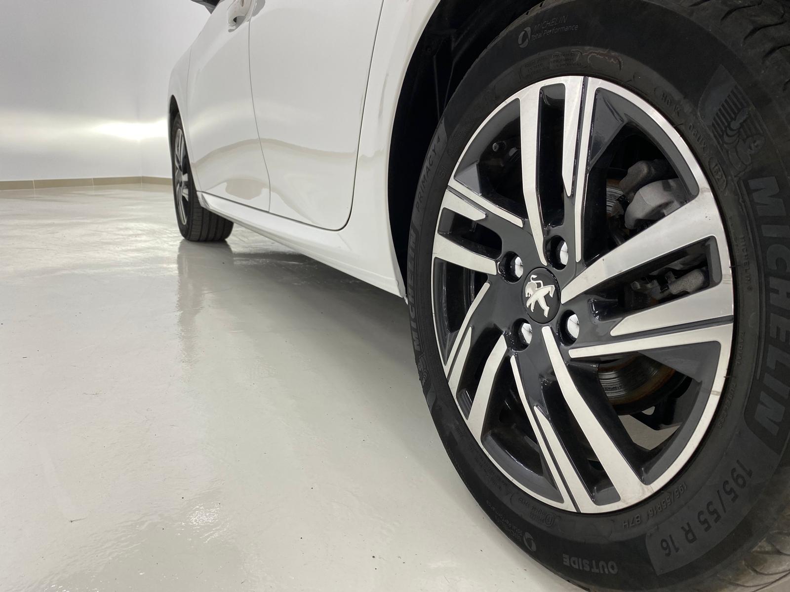 Peugeot 208 - Foto 8