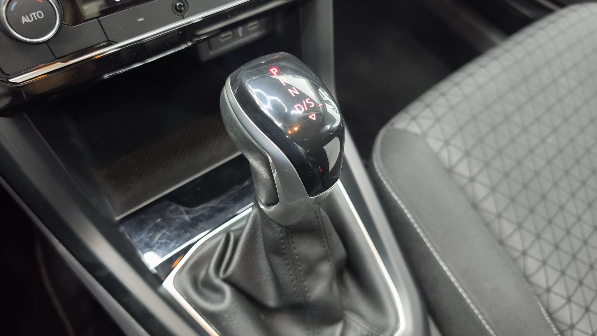 Volkswagen T-Cross - Foto 4