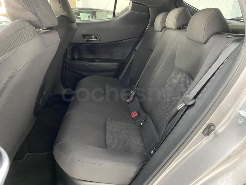 Toyota C-HR - Foto 10