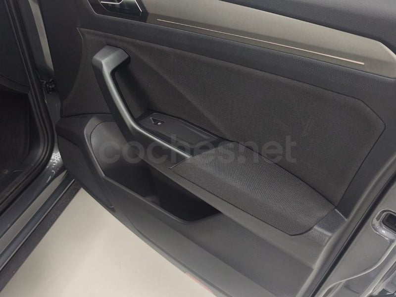 Volkswagen T-Roc - Foto 8